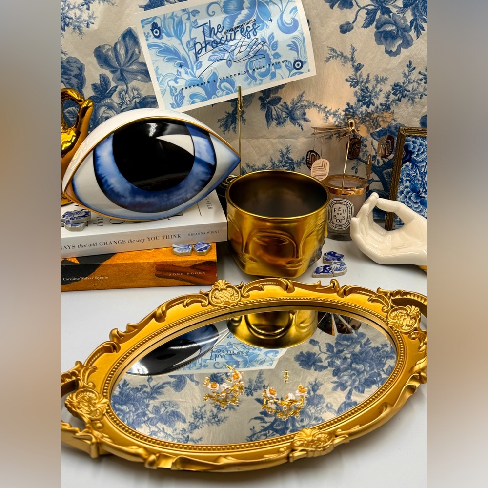 🆕 LES NEREIDES 🧿 NWOT White Rose Branch and Pearls Hoop Earrings - Picture 4 of 15